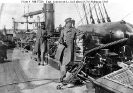 CSS Alabama (1862-1864) 
 
    Captain Raphael Semmes, Alabama's commanding officer,
    standing by his ship's 110-pounder rifled gun during her visit
    to Capetown in August 1863. His executive officer, First Lieutenant
    John